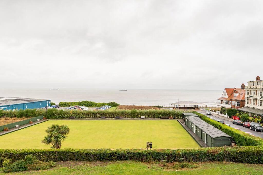 Walpole Bay Sea Views Apartment Margate Exterior photo